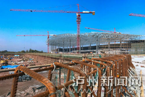 州云龍機(jī)場(chǎng)正全速推進(jìn)建設(shè)，確保7月1日前投入運(yùn)行。 瀘州日?qǐng)?bào)記者 牟科 攝3